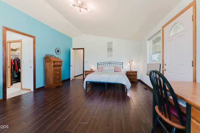 1464 SW Bent Loop, Powell Butte, OR 97753
