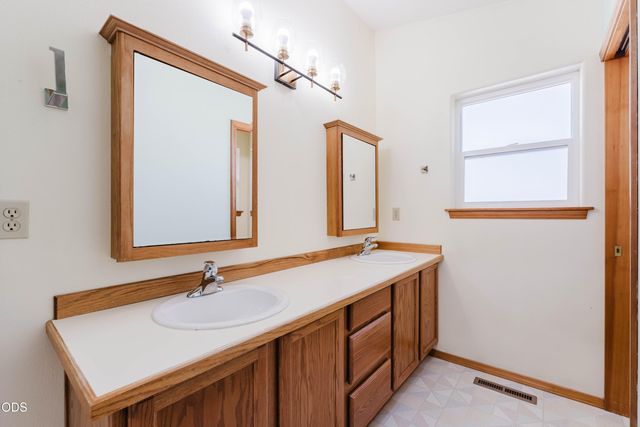 1464 SW Bent Loop, Powell Butte, OR 97753