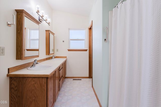 1464 SW Bent Loop, Powell Butte, OR 97753