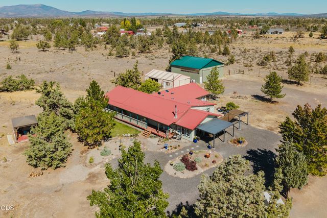1464 SW Bent Loop, Powell Butte, OR 97753