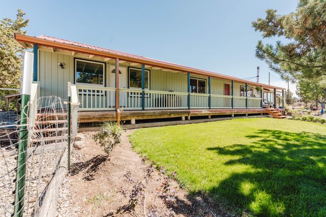 1464 SW Bent Loop, Powell Butte, OR 97753