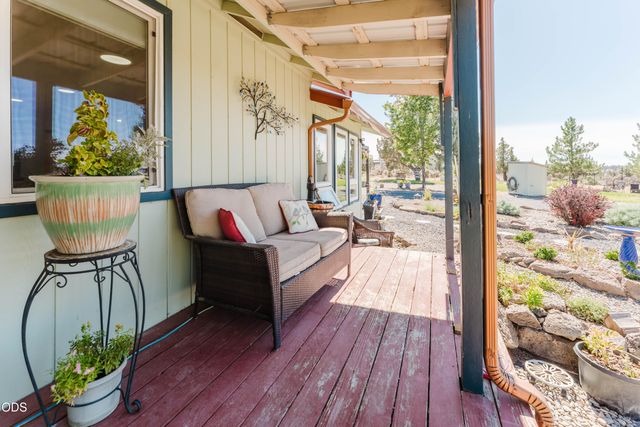 1464 SW Bent Loop, Powell Butte, OR 97753