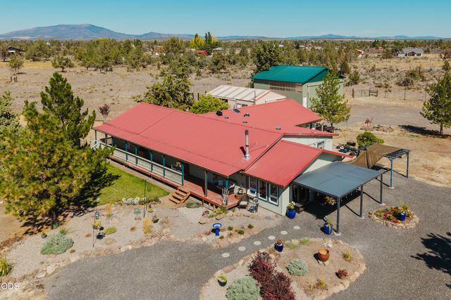 1464 SW Bent Loop, Powell Butte, OR 97753