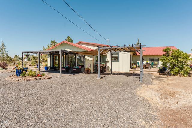 1464 SW Bent Loop, Powell Butte, OR 97753