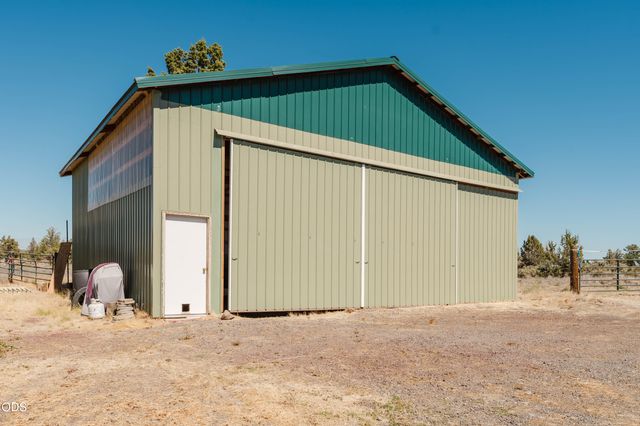 1464 SW Bent Loop, Powell Butte, OR 97753