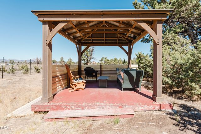 1464 SW Bent Loop, Powell Butte, OR 97753