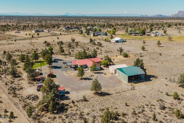 1464 SW Bent Loop, Powell Butte, OR 97753