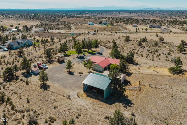 1464 SW Bent Loop, Powell Butte, OR 97753