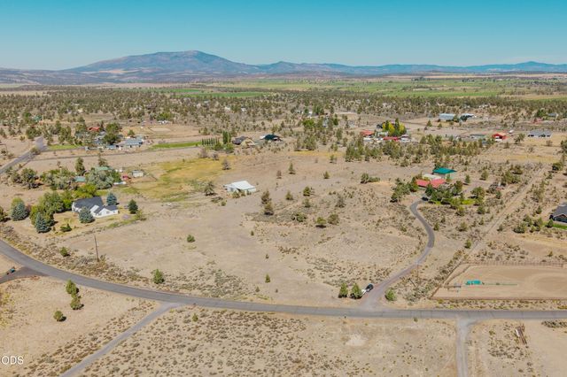 1464 SW Bent Loop, Powell Butte, OR 97753