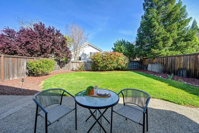 225 Rochelle Ct, Roseville, CA 95661