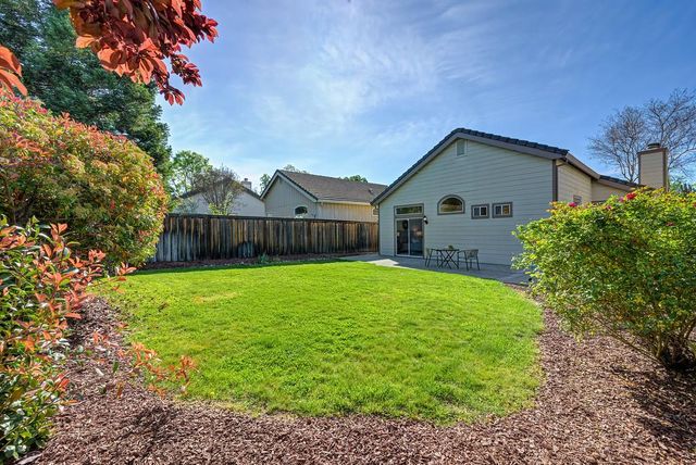 225 Rochelle Ct, Roseville, CA 95661