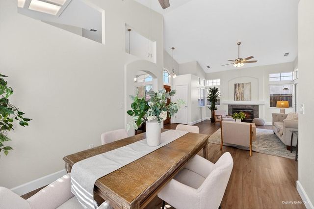 225 Rochelle Ct, Roseville, CA 95661