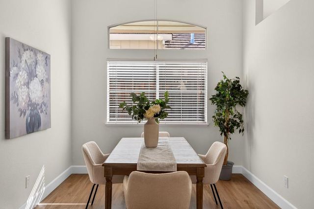 225 Rochelle Ct, Roseville, CA 95661