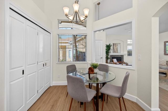 225 Rochelle Ct, Roseville, CA 95661