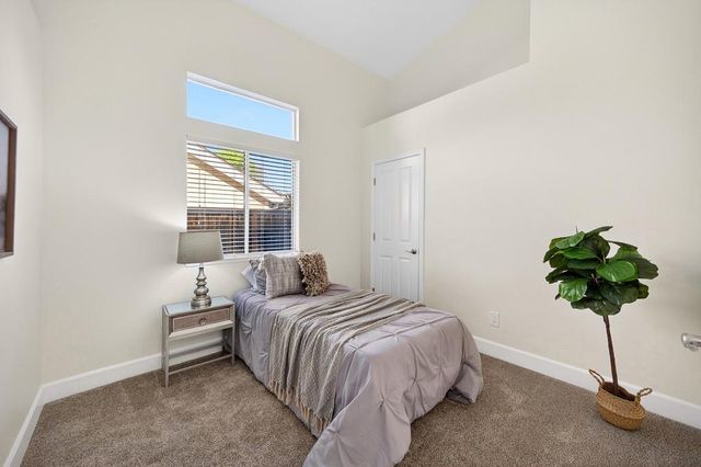 225 Rochelle Ct, Roseville, CA 95661