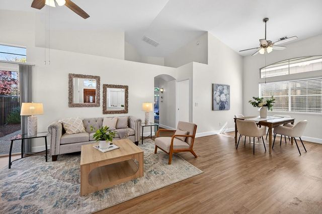 225 Rochelle Ct, Roseville, CA 95661