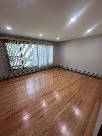 6045 S Keating Avenue 1, Chicago, IL 60629