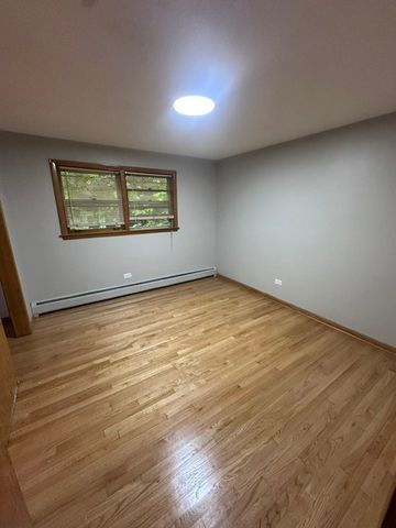 6045 S Keating Avenue 1, Chicago, IL 60629