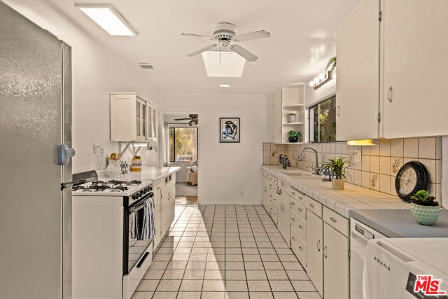 1100 Victoria Avenue, Venice (los Angeles), CA 90291