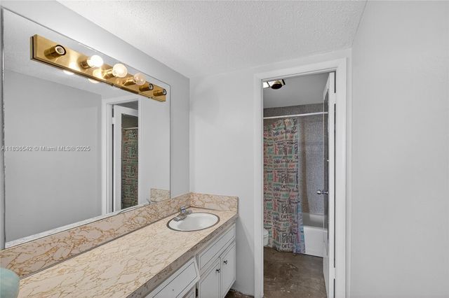 11111 Biscayne Blvd 2100, Miami, FL 33181