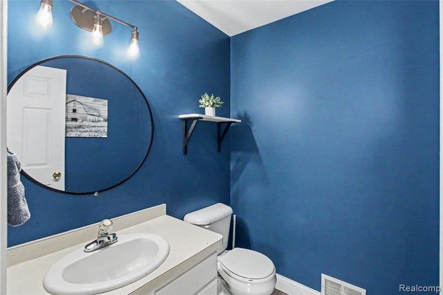149 Laura Lane, Linden, MI 48451