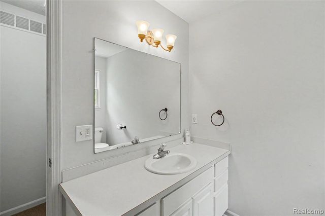 149 Laura Lane, Linden, MI 48451