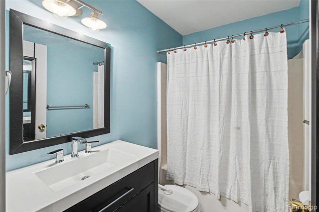 149 Laura Lane, Linden, MI 48451