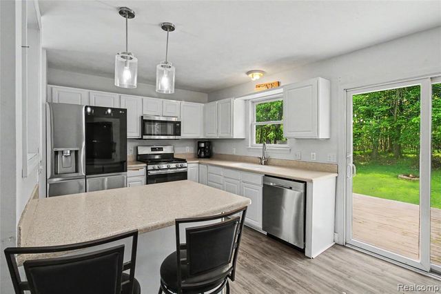 149 Laura Lane, Linden, MI 48451