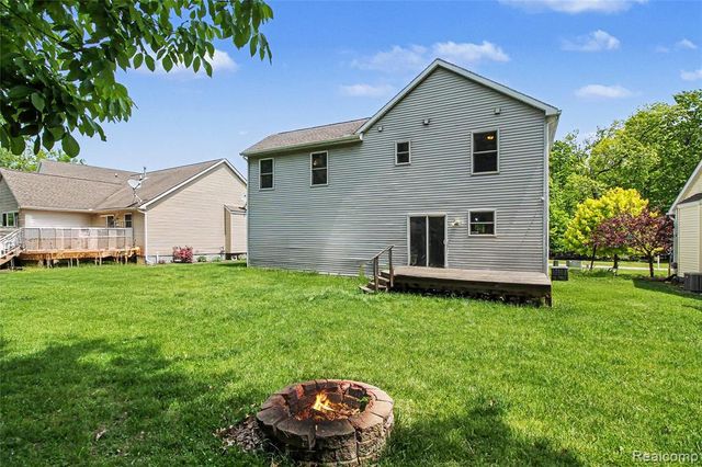 149 Laura Lane, Linden, MI 48451
