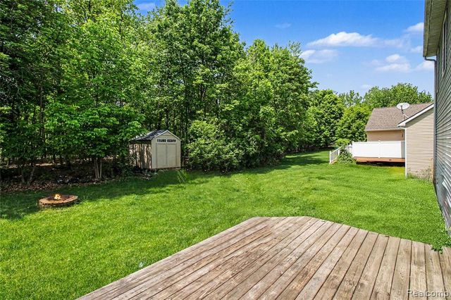 149 Laura Lane, Linden, MI 48451