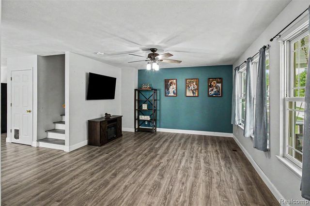 149 Laura Lane, Linden, MI 48451