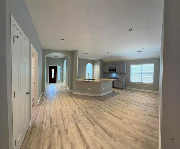 19438 Nasworthy Drive, Tomball, TX 77375