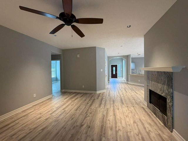 19438 Nasworthy Drive, Tomball, TX 77375