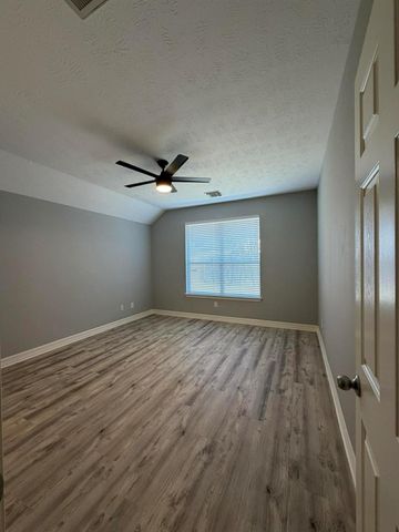 19438 Nasworthy Drive, Tomball, TX 77375