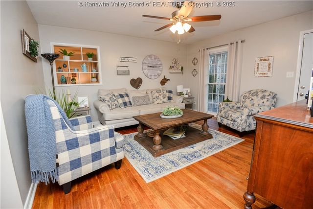 10 Lakeview Court, St Albans, WV 25177