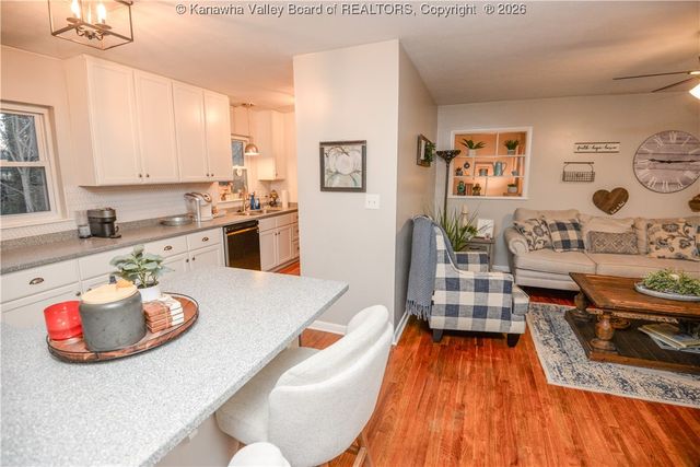 10 Lakeview Court, St Albans, WV 25177