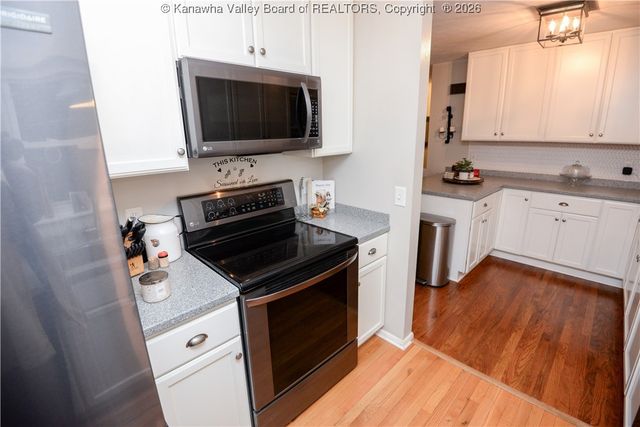 10 Lakeview Court, St Albans, WV 25177