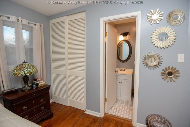 10 Lakeview Court, St Albans, WV 25177