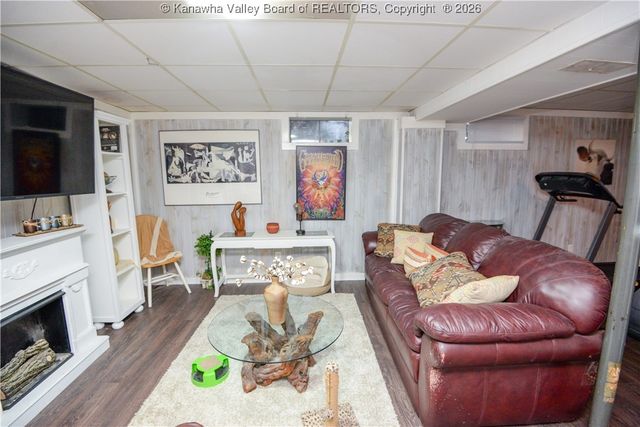 10 Lakeview Court, St Albans, WV 25177