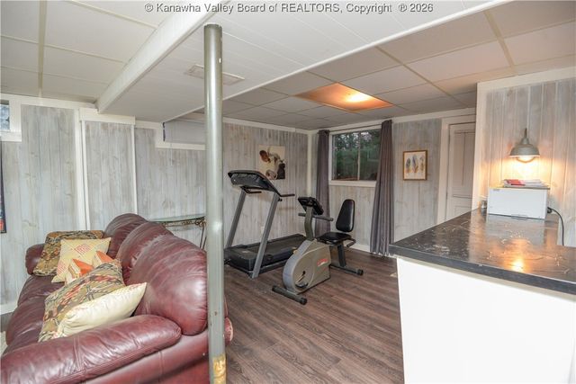 10 Lakeview Court, St Albans, WV 25177