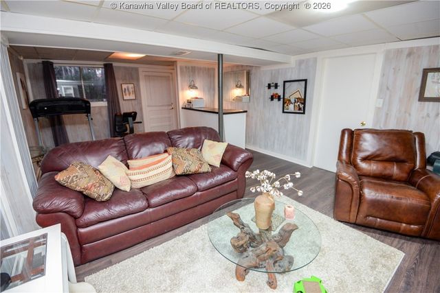 10 Lakeview Court, St Albans, WV 25177