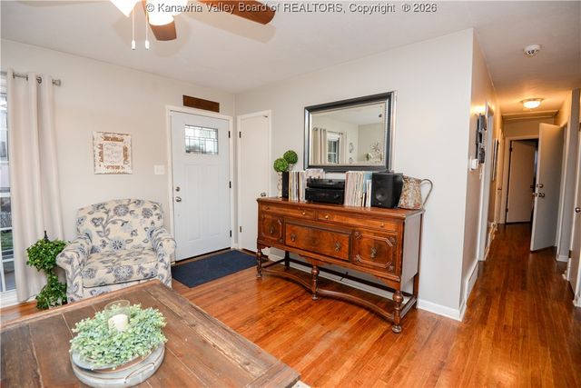 10 Lakeview Court, St Albans, WV 25177