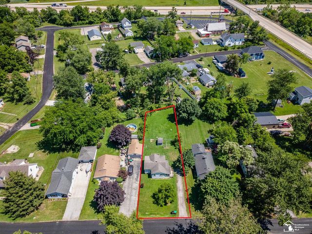 13054 Race Street, South Rockwood, MI 48179