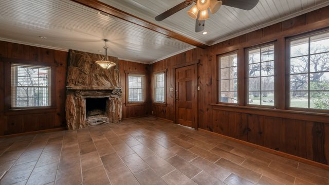 7350 Briar Road, Azle, TX 76020
