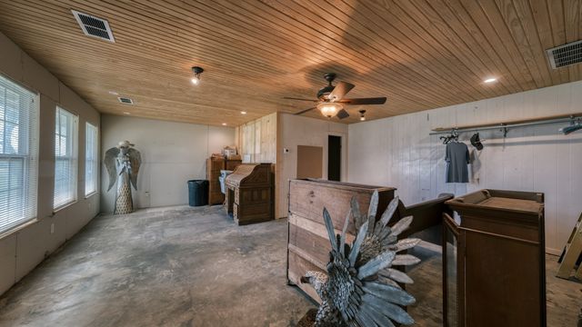 7350 Briar Road, Azle, TX 76020