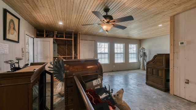 7350 Briar Road, Azle, TX 76020