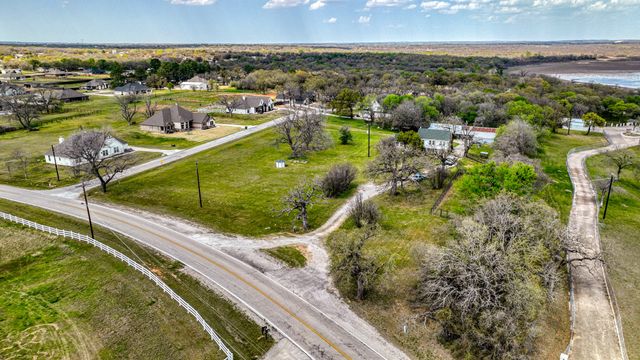 7350 Briar Road, Azle, TX 76020