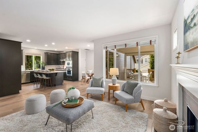 2045 32nd Avenue NE, Issaquah, WA 98029