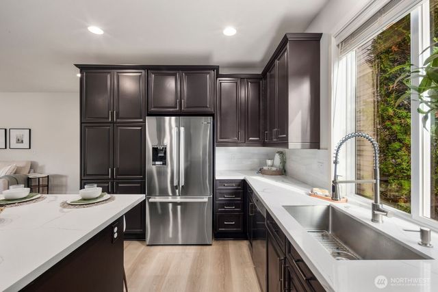 2045 32nd Avenue NE, Issaquah, WA 98029