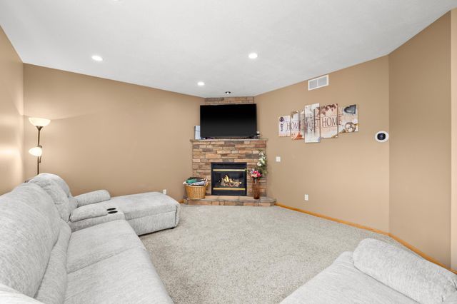204 Heartland Road, Buffalo, MN 55313